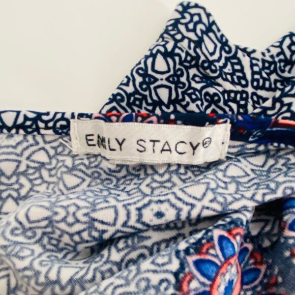 Emily Stacy Lightweight Top - Picture 5 of 5